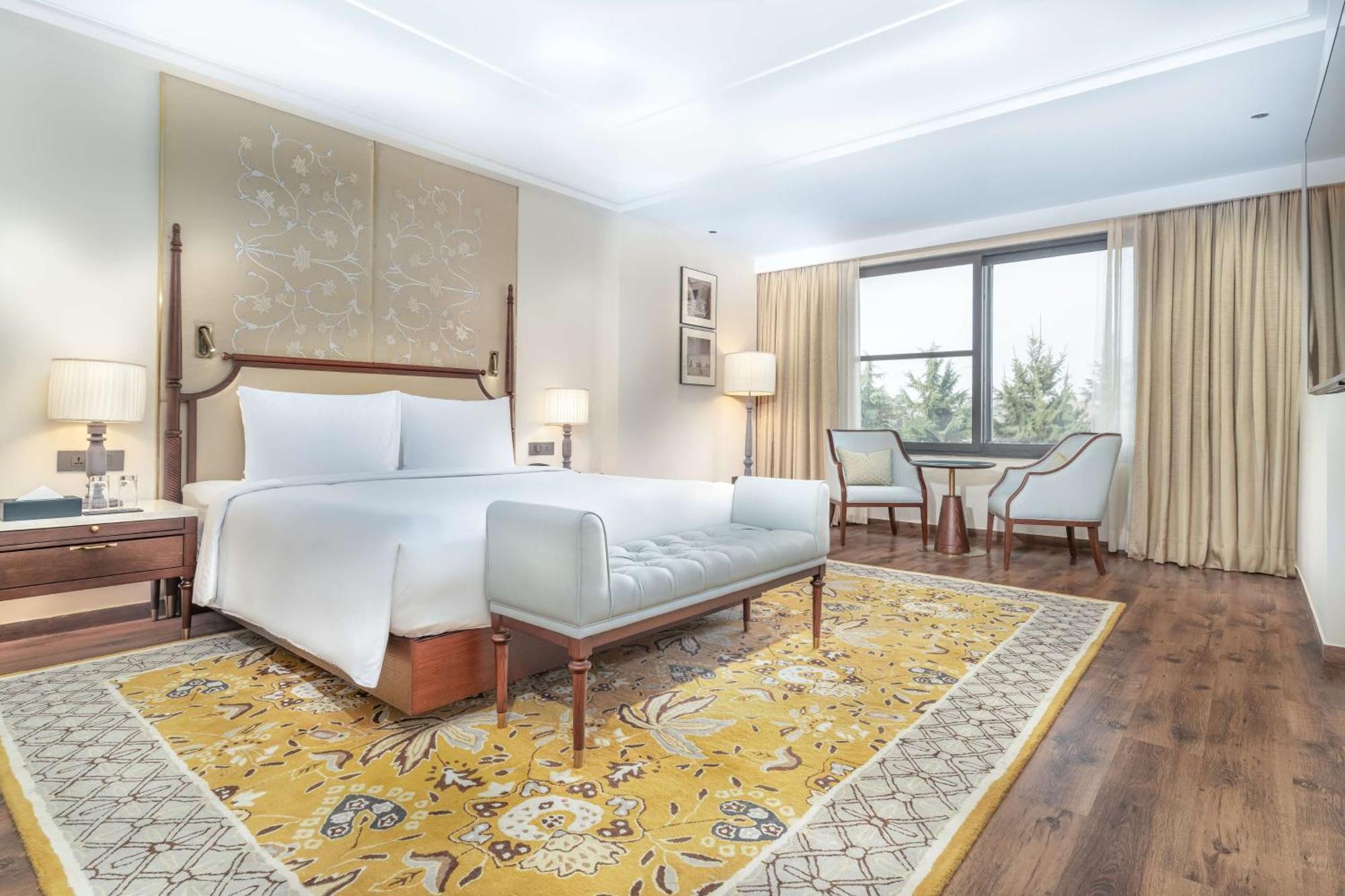 Collection Executive Room